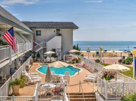 Oceanfront Resort Studio on Virginia Beach!, hotel i Virginia Beach