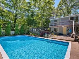Cape Cod Area Home with Fire Pit Less Than 4 Mi to Beach!