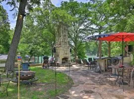 Patriotic Seguin Home with Outdoor Entertainment