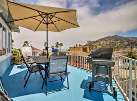Ocean-View Home - Walk to Avalon City Center!、アバロンのホテル