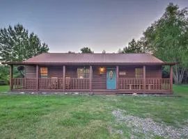 Broken Bow Starlight Cabin with Private Hot Tub!