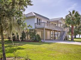 The Palm Bay St Louis Home - Walk to Beach!, hotell nära Bay St. Louis Historic District, Waveland