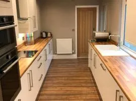 Cosy Vibes Central Cardiff House