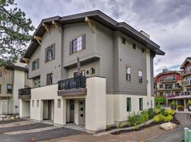 Mcall Townhome with Garage Walk to Payette Lake! สกีรีสอร์ทในแม็คคอลล์