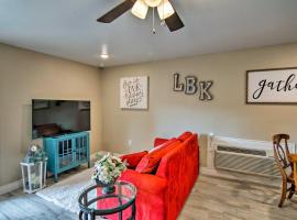Walk to Texas Tech! Cozy Lubbock Gem with Patio, hotell sihtkohas Lubbock