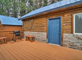 Soldotna Cabin with Essentials- 4 Mi to Fishing, hotell i Soldotna