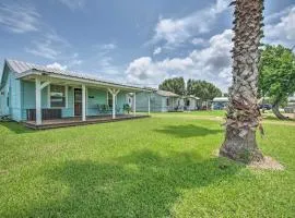 Half-Mi to Seadrift Harbor Seadrift Home with Deck