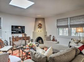Modern Bungalow w/ Santa Fe Charm < 2 Mi to Plaza, Hotel in Santa Fe