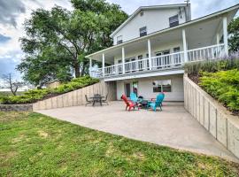Walkout Apartment with Mtn View on Cortez Ranch, hotel con parking en Cortez