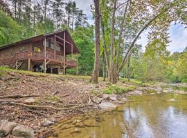 Creekside Weaverville Home - 16 Miles to Asheville, villa in Weaverville