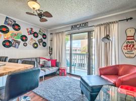 Beachfront Corpus Christi Condo with Arcade Room!, hotel din Corpus Christi