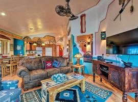 House on 1 half Acres - 30 Mins to Taos Ski Valley! – hotel w mieście El Padro
