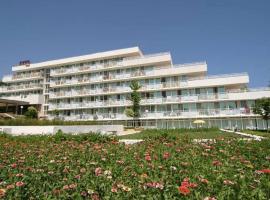 Hotel Com - All Inclusive, готель в Албені