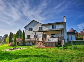 Peaceful, Pet-Friendly Washougal Paradise!, hotel v destinaci Washougal
