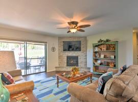 Bright Ruidoso Condo with Deck and Golf Course Views!, golf hotel in Ruidoso