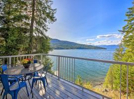 Lake Pend Oreille Home with Dock and Paddle Boards, vila di Sagle