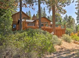 Kings Beach Lodge with Hot Tub and Lake Tahoe Views!, cottage in Kings Beach