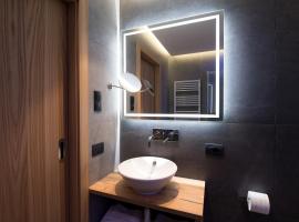 La Tambra - Residence - Central with Restaurant, apartment in Santa Cristina in Val Gardena