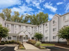 Microtel Inn & Suites by Wyndham Atlanta Buckhead Area, hotel near DeKalb-Peachtree - PDK, Atlanta