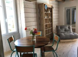 COMME CHEZ SOI, holiday home in Saint-Satur