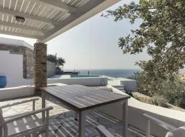 Apartment with a sea view and swimming pool, in the area of Koundouros