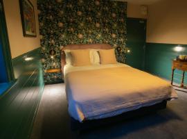 The Ship Rooms, hotel in London
