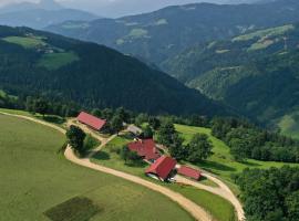 Farmstay&Glamping Visočnik, lúxustjaldstæði í Ljubno