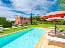 Villa Rossa, hotel with pools in Pisa