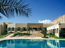 Sufetula Hotel, hotel con estacionamiento en Sbeitla