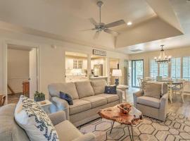 Remodeled Cottage on Sparrow Pond, Walk to Beach!, hotel in Kiawah Island