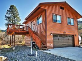 Pagosa Springs Escape with Deck, Hot Tub and Grill!, hotel in Pagosa Springs