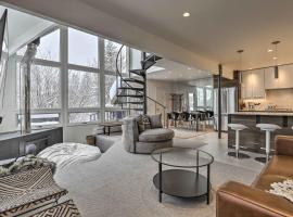 Vail Condo with Mtn View Deck - Steps to Ski Shuttle, διαμέρισμα σε Vail