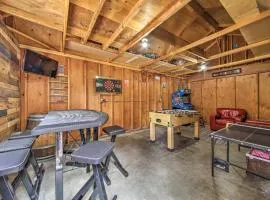 Cozy Renovated Cabin Yard, Deck, PlayroomandArcade