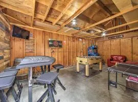 Cozy Renovated Cabin Yard, Deck, Playroom and Arcade