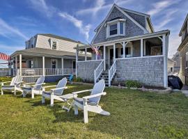 Oceanfront Cape Cod Home with Porch, Yard and Grill!, hotel in Marshfield