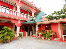RedDoorz @ Mommy Linda Beach Resort Zambales, hotel v destinaci Cabangan