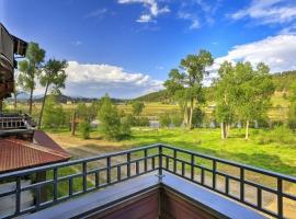 Chic Pagosa Springs Condo with Porch - Walk to Shops, hotell i Pagosa Springs