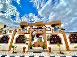 TheCastle Hotel، فندق في دهب