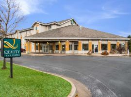 Quality Inn & Suites, hotel v destinaci Menomonie