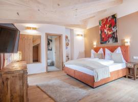 Gasthof Dorfwirt Sandgruber Ges.m.b.H, bed and breakfast en Pertisau