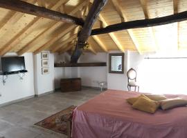 Ampio e luminoso appartamento a 2 passi da Pavia, location de vacances à Cava Manara