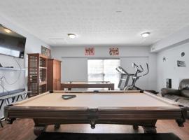 Friends and Family Paradise Near The Airport, &beta;ί&lambda;&alpha; &sigma;&tau;&eta;&nu; &Alpha;&tau;&lambda;ά&nu;&tau;&alpha;