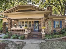 Ornate Cottage with Sunroom - Near MSU and Water Park!, holiday home sa Wichita Falls