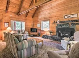 7 Mi to Show Low Lake Pinetop Cabin with BBQ!