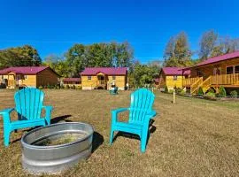 5 Mi to Dtwn Bryson City Cabin with Resort Perks!