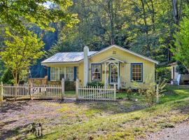 Mountain Cottage with Views Near Tail of the Dragon!, holiday rental sa Fontana Village