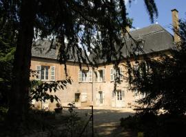 La Maison des Gardes - Chambres d'hôtes, hotell i Cluny