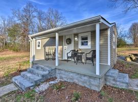 Six Waterpots Cottage II in Blue Ridge Mountains, hotel u gradu Lenor