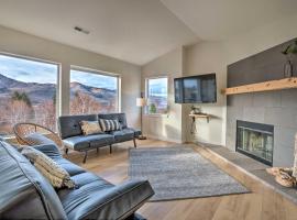 Chic Chelan Condo with Balcony, Walk to Lake and Dtwn!, wellness hotel v destinácii Chelan