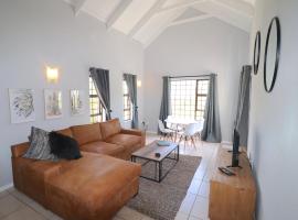 Carole's Cottage, hotel in zona Centro Commerciale Whale Coast Mall, Hermanus